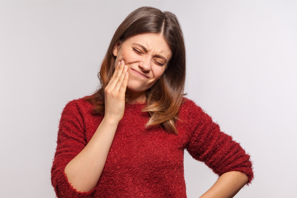  Diş Eti Çekilmesi (Periodontitis) Nedir?